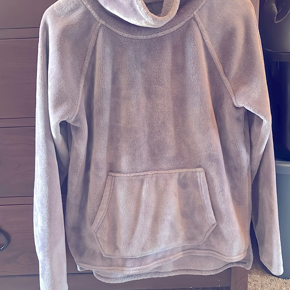 Soft fuzzy light purple sweatshirt champion size medium